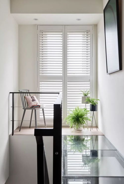 20年老房蛻變記 165㎡客餐廚全開放，旋轉(zhuǎn)電視與透明廊橋的家居新體驗(yàn)